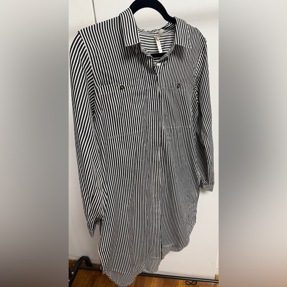True Destiny Black and White Vertical Stripe Button-Down Shirt M/L